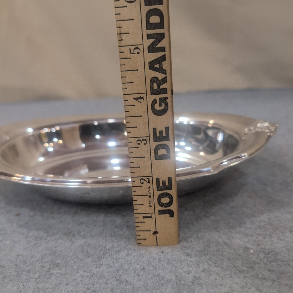 Vintage Silver Plated Oval Serving Dish Floral Relief Scalloped Rim Bowl - Picture 4 of 6